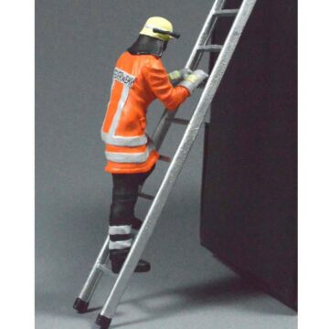Brandweer man op ladder