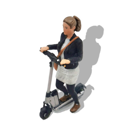 Prehm-miniaturen 500066 G Vrouw met e-scooter